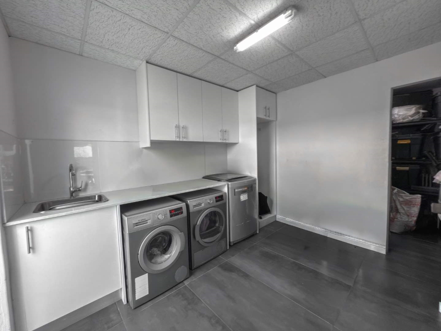 5 Bedroom Property for Sale in Sunset Beach Western Cape